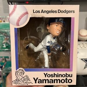 Los Angeles bobble head